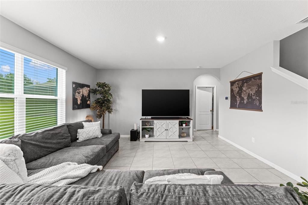 For Sale: $425,000 (5 beds, 3 baths, 2626 Square Feet)
