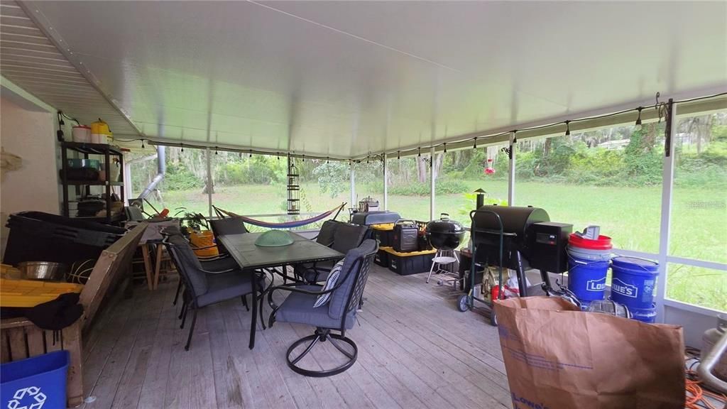 For Sale: $549,900 (3 beds, 2 baths, 2075 Square Feet)