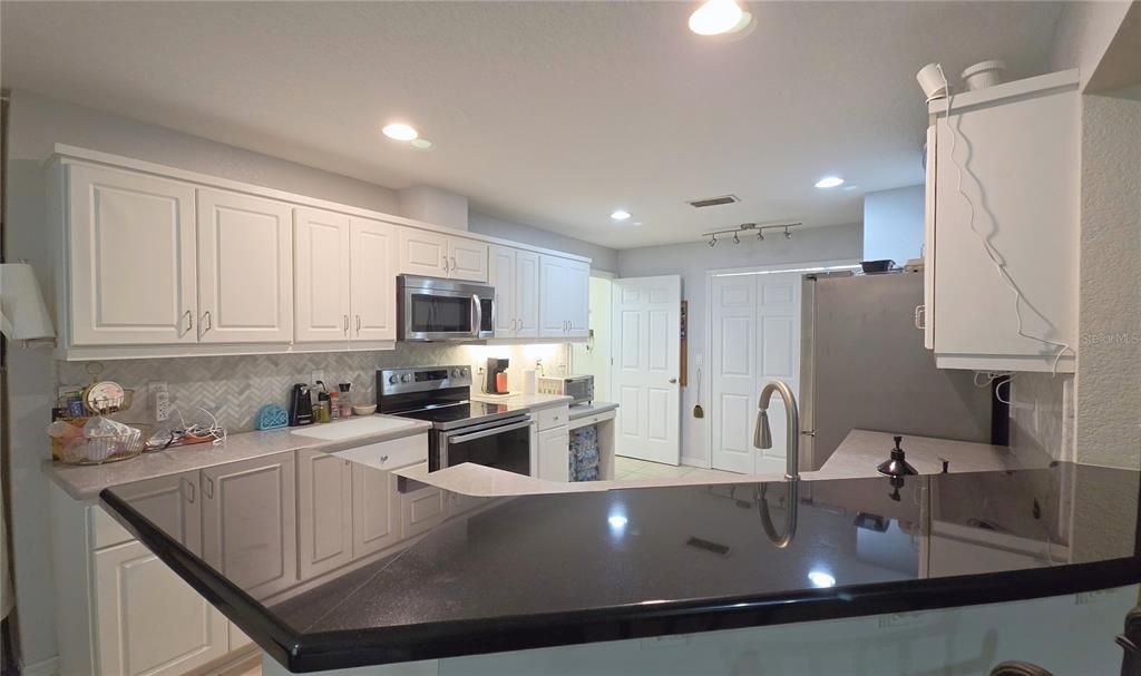For Sale: $549,900 (3 beds, 2 baths, 2075 Square Feet)