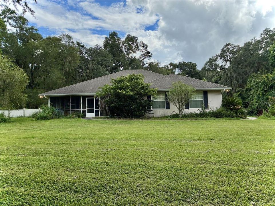 For Sale: $549,900 (3 beds, 2 baths, 2075 Square Feet)