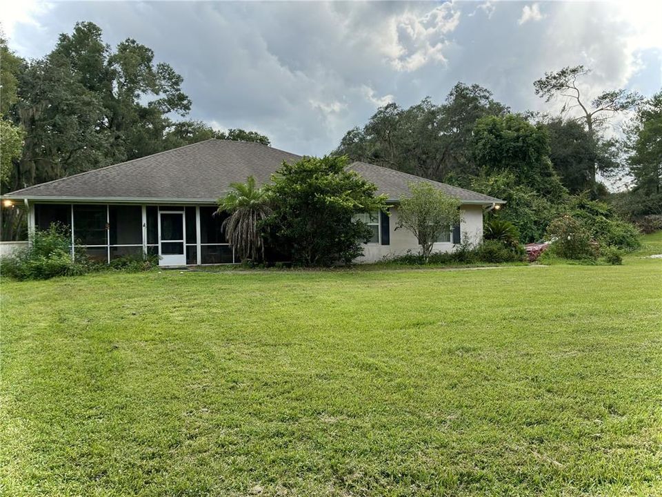 For Sale: $549,900 (3 beds, 2 baths, 2075 Square Feet)