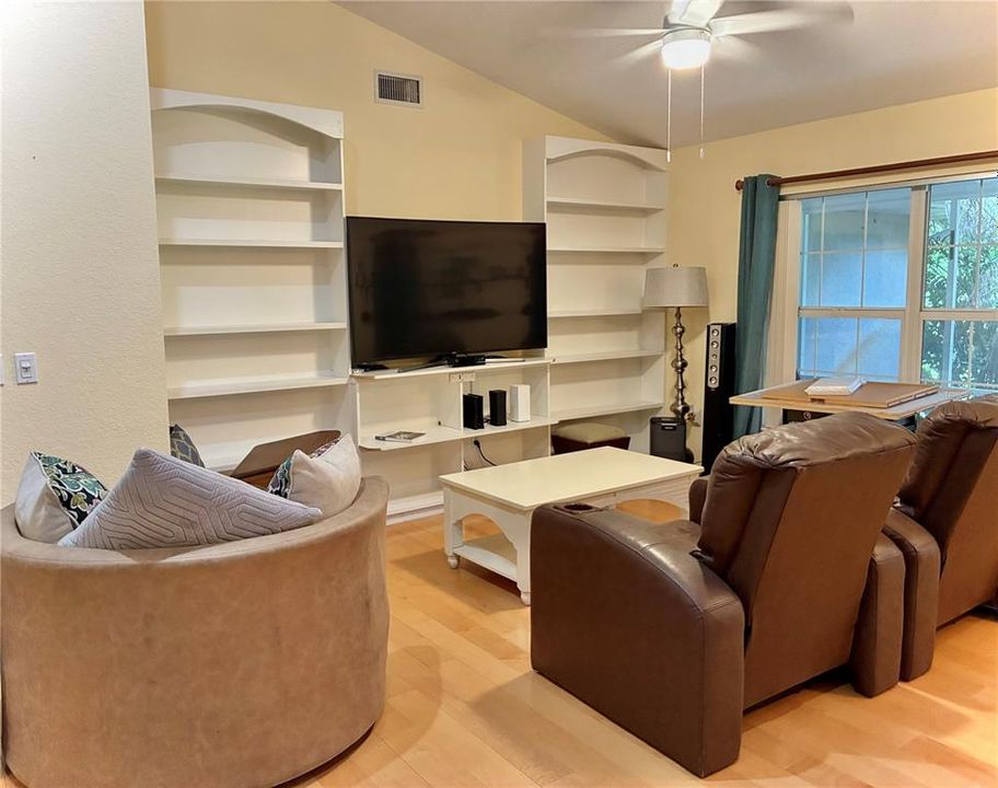 For Sale: $549,900 (3 beds, 2 baths, 2075 Square Feet)