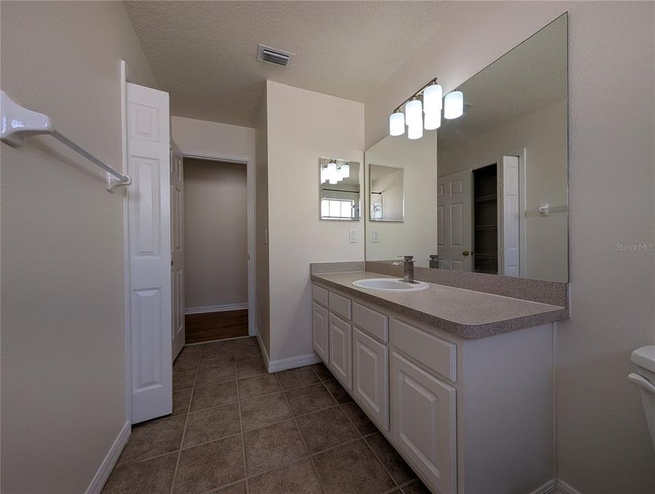 For Rent: $2,750 (3 beds, 2 baths, 1657 Square Feet)