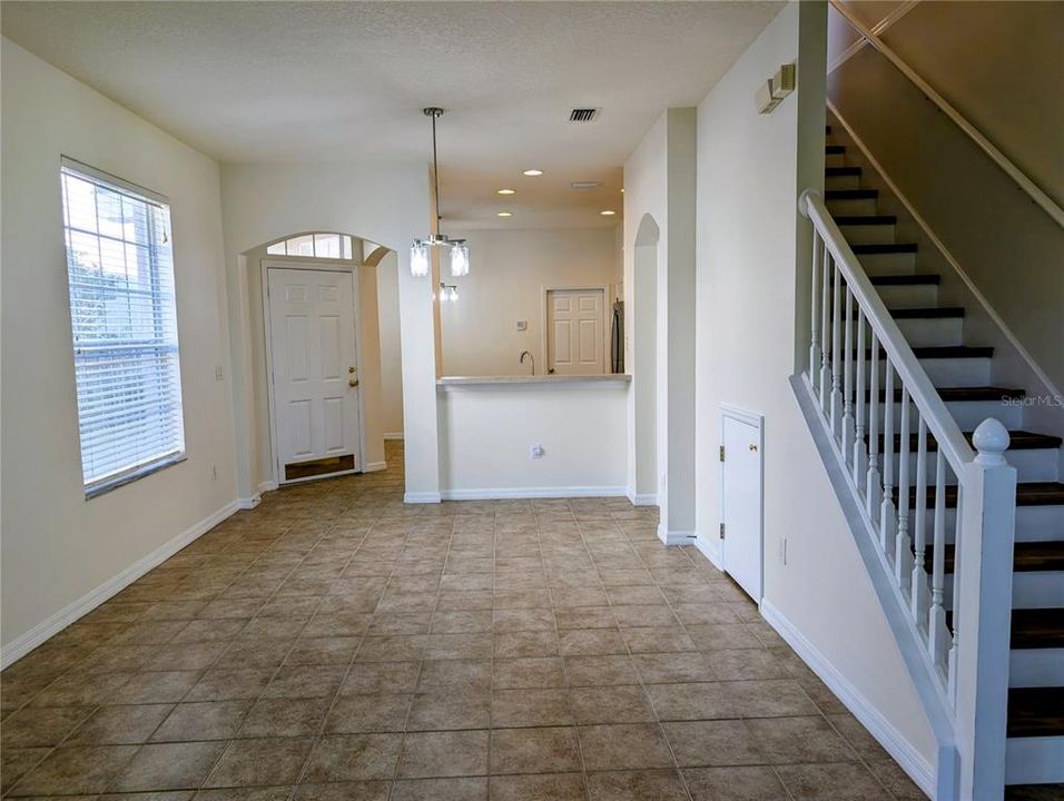 For Rent: $2,750 (3 beds, 2 baths, 1657 Square Feet)