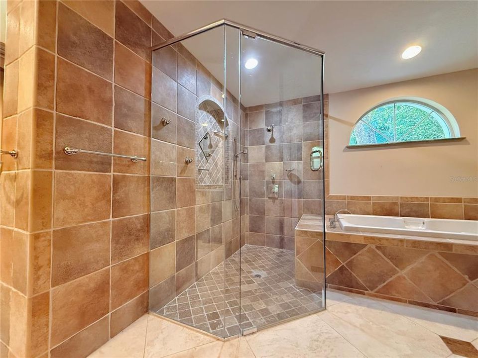 En Venta: $1,449,000 (5 camas, 3 baños, 5201 Pies cuadrados)