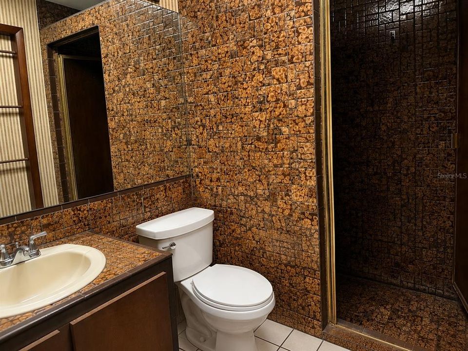 En Venta: $224,900 (3 camas, 3 baños, 2387 Pies cuadrados)