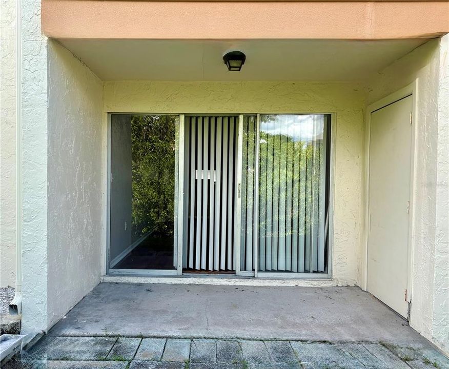 For Sale: $80,000 (1 beds, 1 baths, 760 Square Feet)
