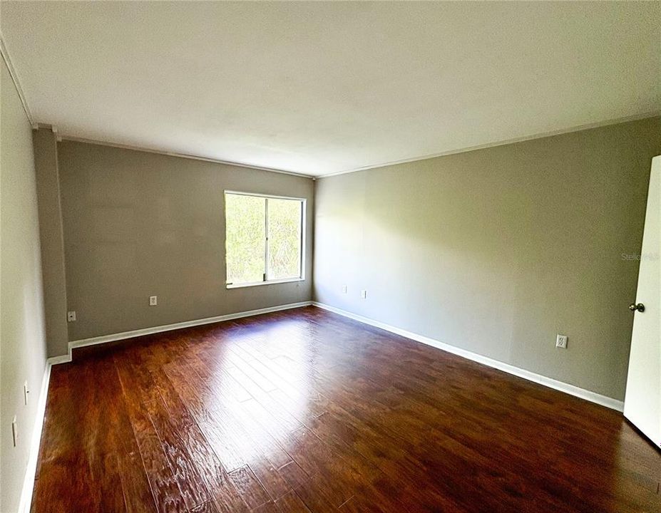 For Sale: $80,000 (1 beds, 1 baths, 760 Square Feet)