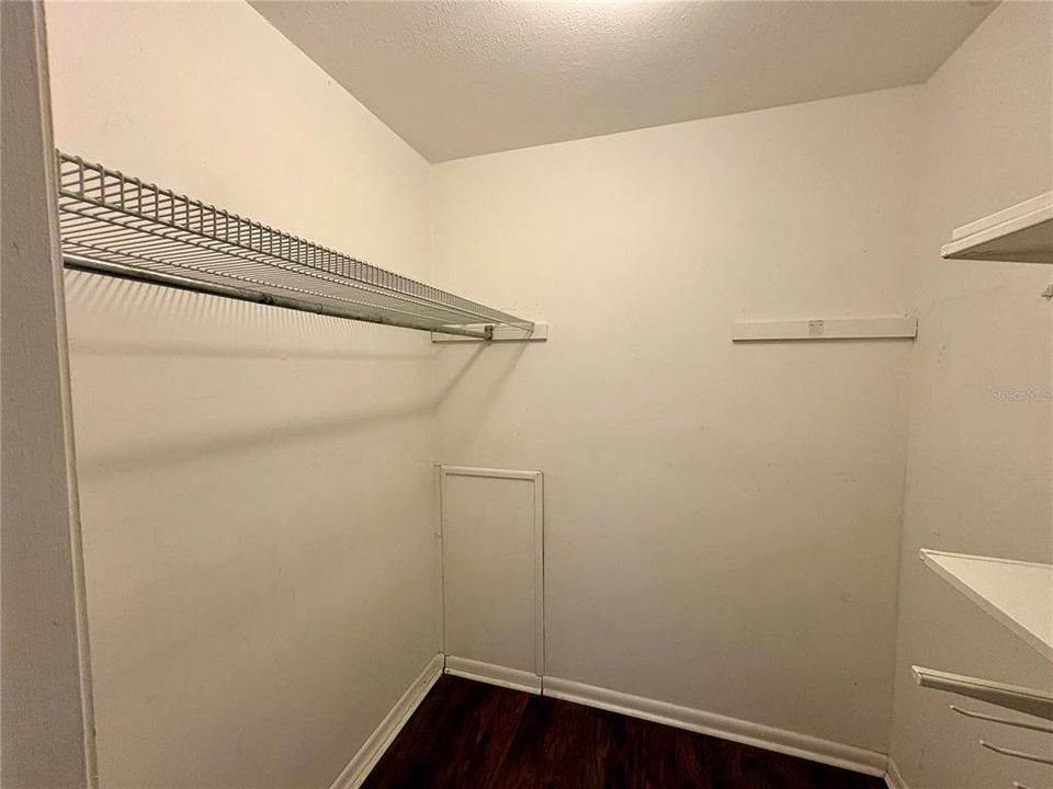 For Sale: $80,000 (1 beds, 1 baths, 760 Square Feet)