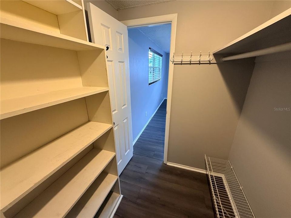 На продажу: $224,999 (2 спален, 2 ванн, 952 Квадратных фут)