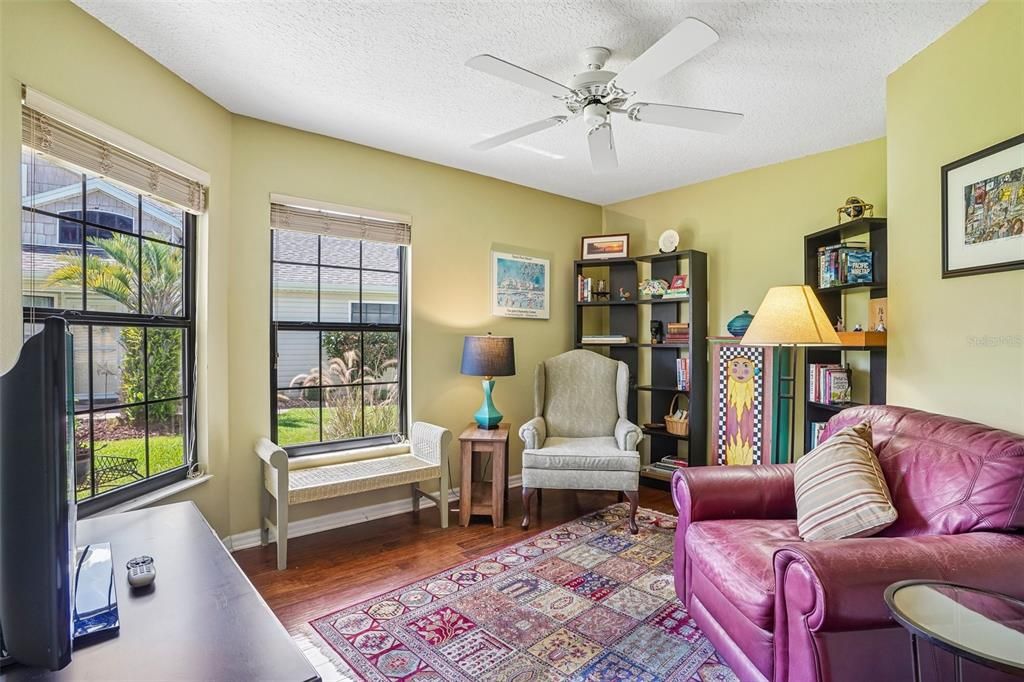 For Sale: $245,000 (2 beds, 2 baths, 1339 Square Feet)