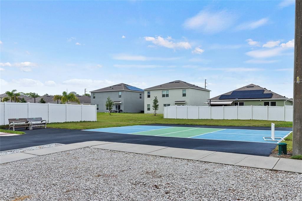 For Sale: $245,000 (2 beds, 2 baths, 1339 Square Feet)
