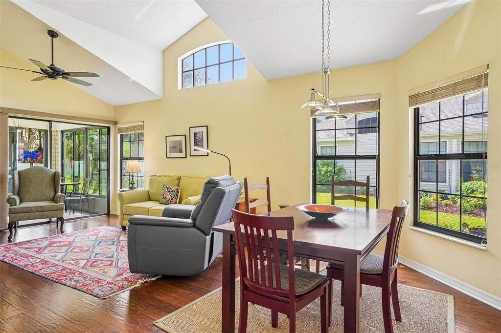 For Sale: $245,000 (2 beds, 2 baths, 1339 Square Feet)