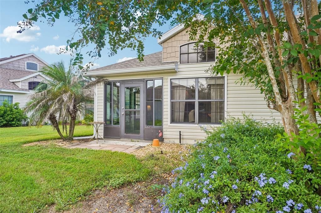 For Sale: $245,000 (2 beds, 2 baths, 1339 Square Feet)