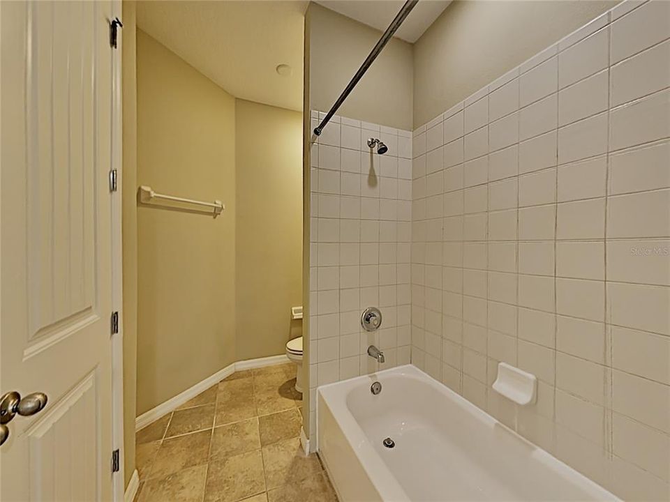 For Rent: $2,950 (4 beds, 2 baths, 2074 Square Feet)
