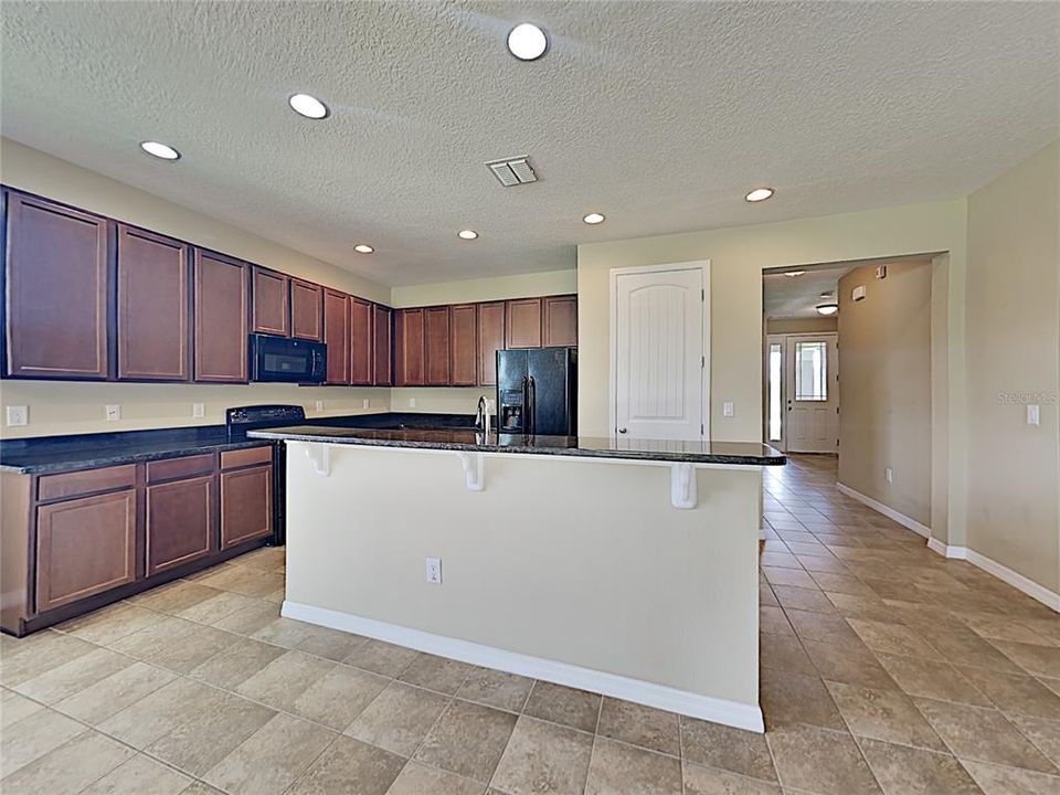 For Rent: $2,950 (4 beds, 2 baths, 2074 Square Feet)