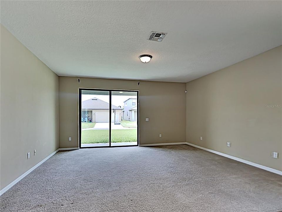 For Rent: $2,950 (4 beds, 2 baths, 2074 Square Feet)