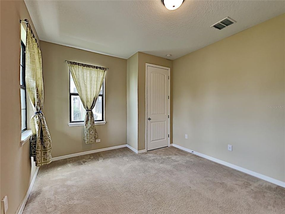 For Rent: $2,950 (4 beds, 2 baths, 2074 Square Feet)