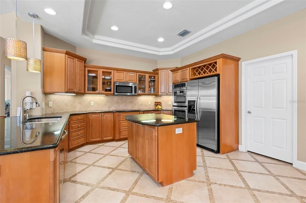 На продажу: $1,295,000 (4 спален, 3 ванн, 3295 Квадратных фут)