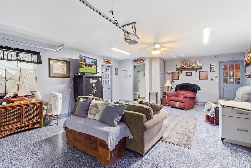 For Sale: $650,000 (3 beds, 2 baths, 1932 Square Feet)