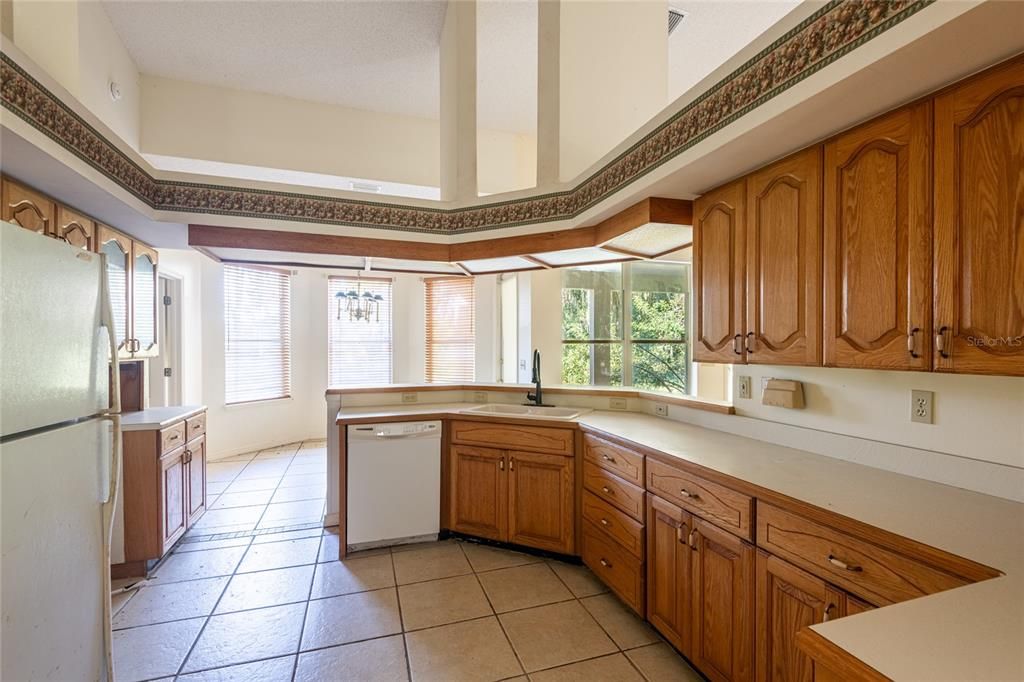 En Venta: $999,900 (3 camas, 3 baños, 2703 Pies cuadrados)