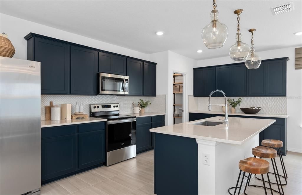 En Venta: $406,990 (4 camas, 3 baños, 2341 Pies cuadrados)