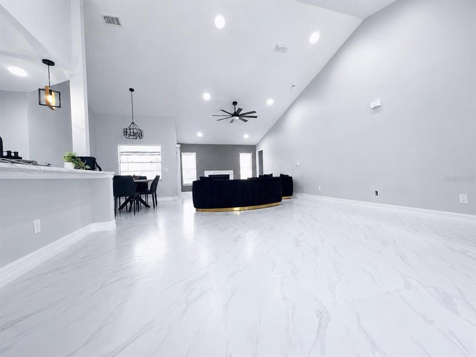 На продажу: $465,000 (4 спален, 2 ванн, 1776 Квадратных фут)