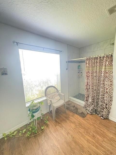 For Sale: $335,000 (3 beds, 2 baths, 1963 Square Feet)