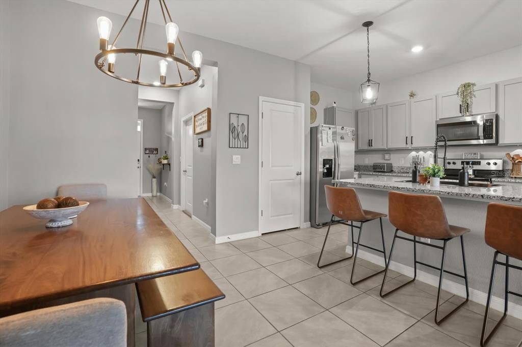 For Sale: $320,000 (3 beds, 2 baths, 1707 Square Feet)