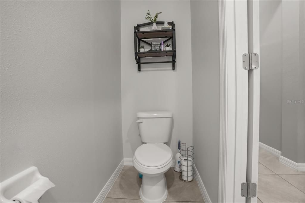 For Sale: $320,000 (3 beds, 2 baths, 1707 Square Feet)