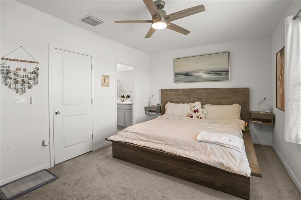 For Sale: $320,000 (3 beds, 2 baths, 1707 Square Feet)