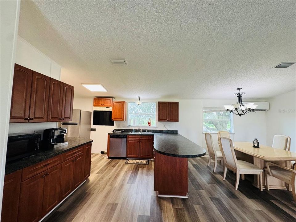 В аренду: $2,800 (3 спален, 2 ванн, 1456 Квадратных фут)