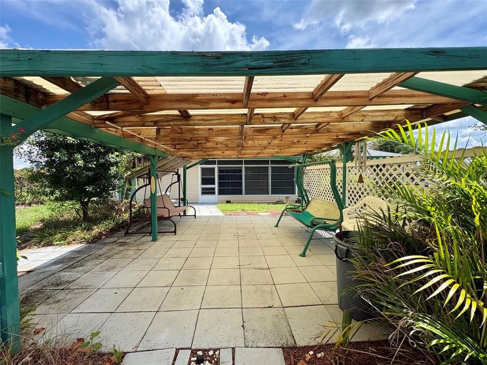 For Sale: $175,000 (2 beds, 2 baths, 1340 Square Feet)