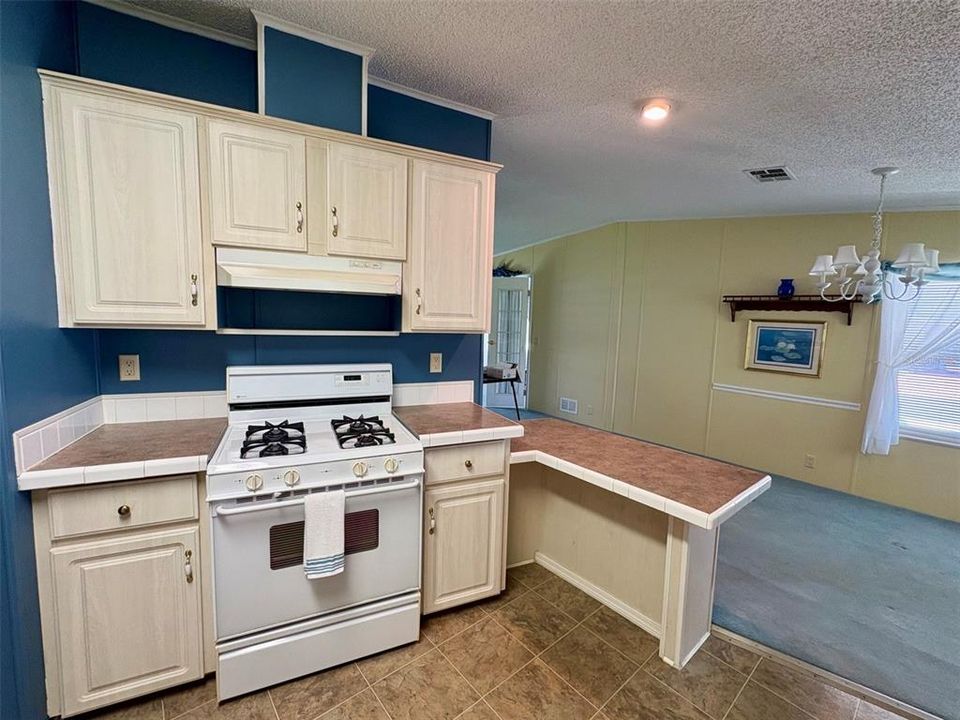 For Sale: $175,000 (2 beds, 2 baths, 1340 Square Feet)