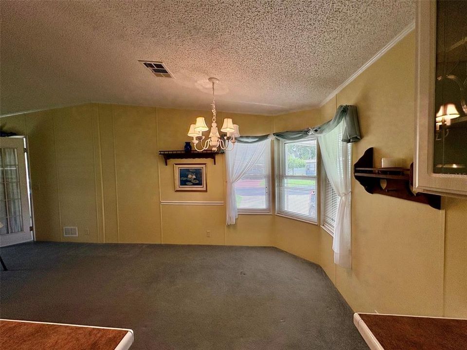 For Sale: $175,000 (2 beds, 2 baths, 1340 Square Feet)