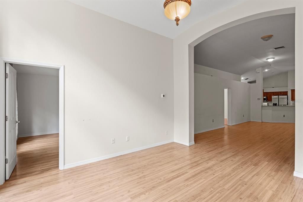En Venta: $610,000 (5 camas, 2 baños, 2342 Pies cuadrados)