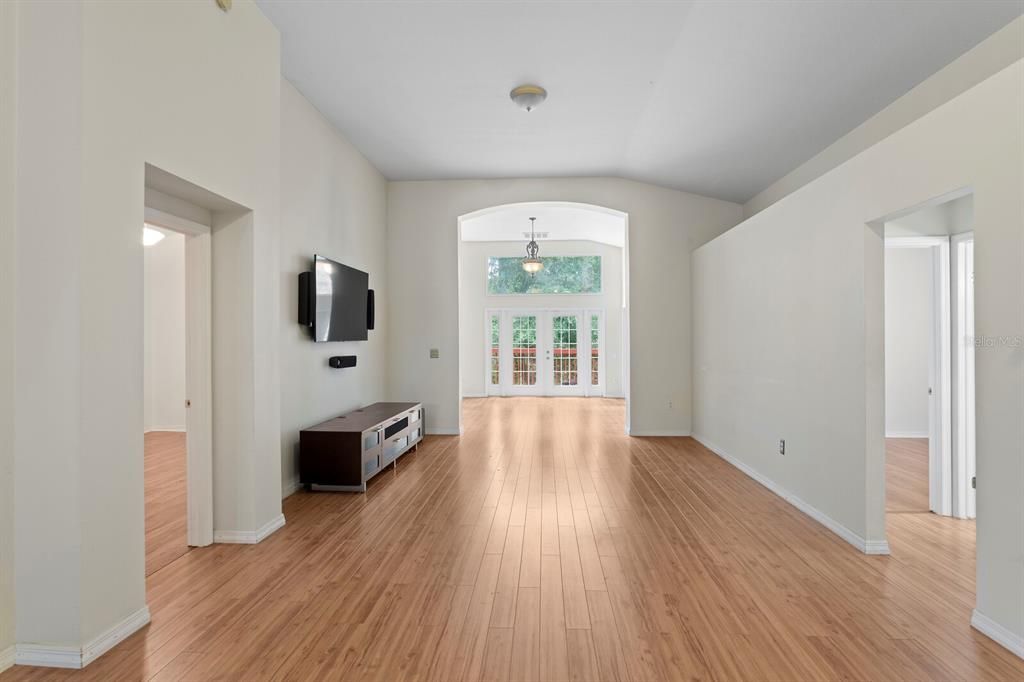 En Venta: $610,000 (5 camas, 2 baños, 2342 Pies cuadrados)