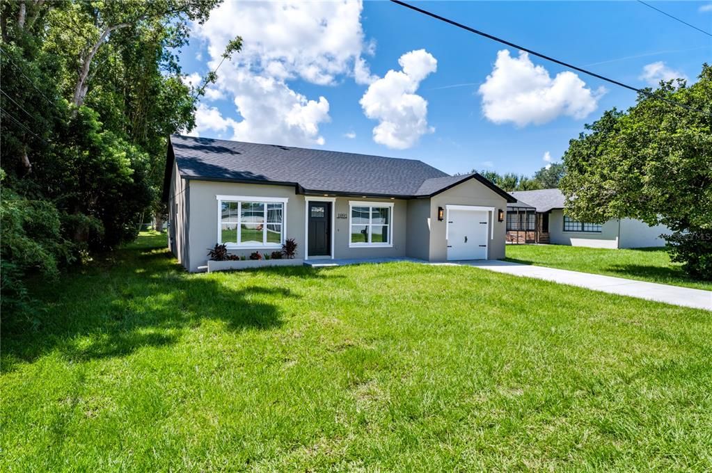 For Rent: $2,300 (3 beds, 3 baths, 1300 Square Feet)
