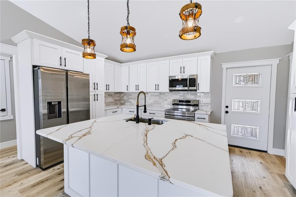 For Rent: $2,300 (3 beds, 3 baths, 1300 Square Feet)