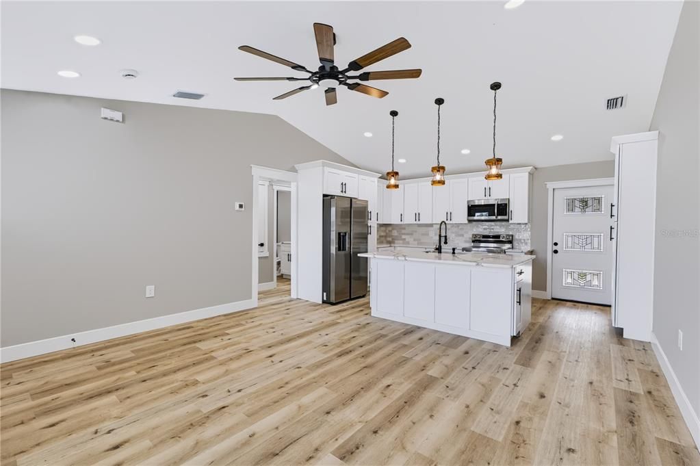 For Rent: $2,300 (3 beds, 3 baths, 1300 Square Feet)