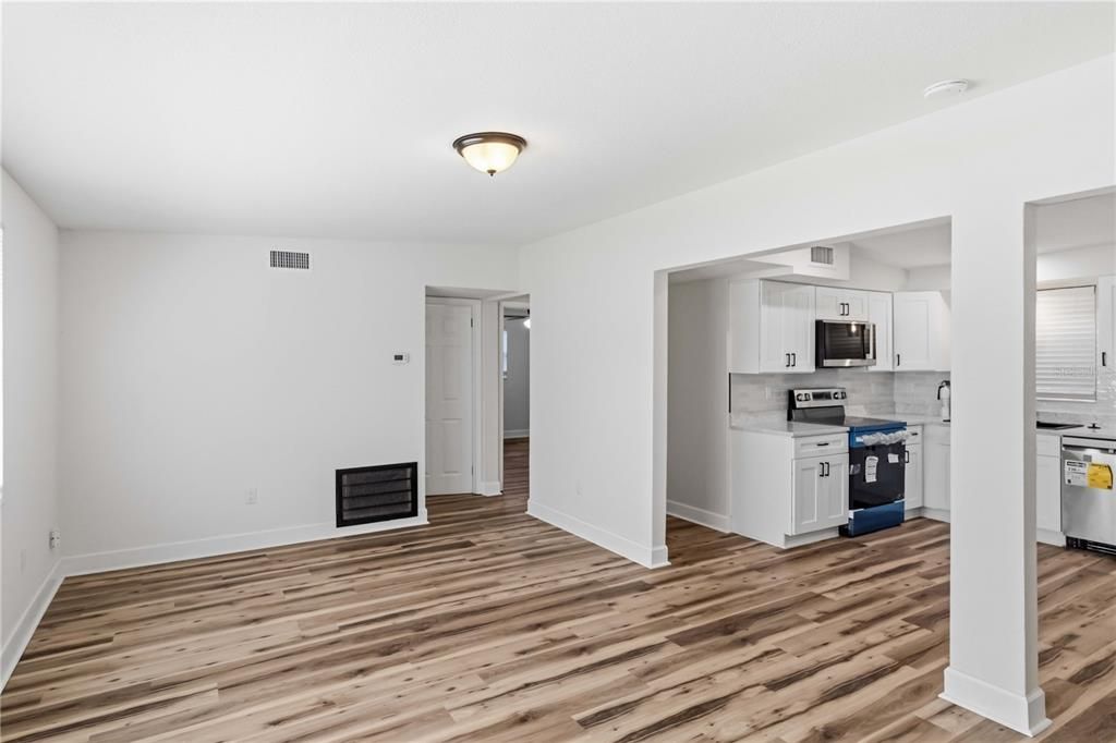 For Sale: $420,000 (3 beds, 2 baths, 1458 Square Feet)