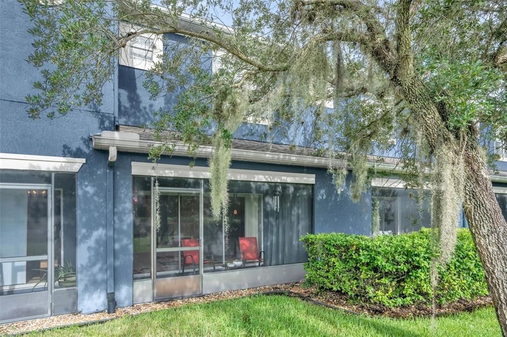 For Sale: $275,000 (2 beds, 2 baths, 1304 Square Feet)