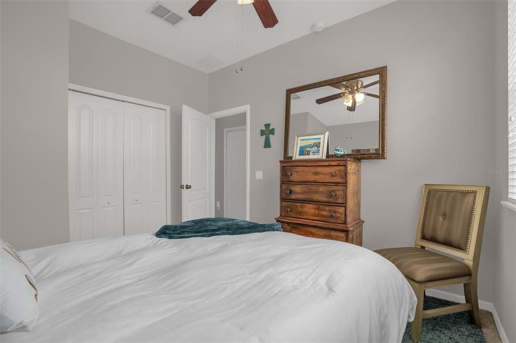 For Sale: $275,000 (2 beds, 2 baths, 1304 Square Feet)