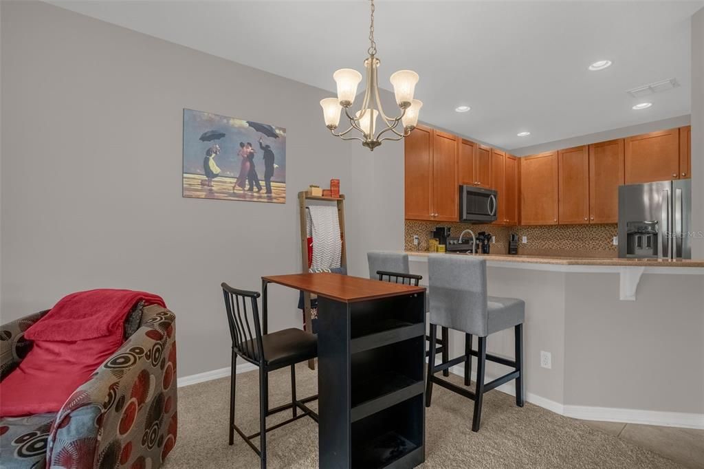 For Sale: $275,000 (2 beds, 2 baths, 1304 Square Feet)