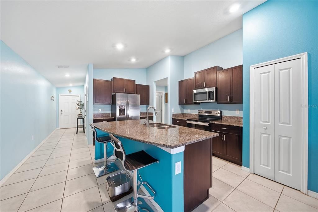 For Sale: $299,000 (3 beds, 2 baths, 1451 Square Feet)