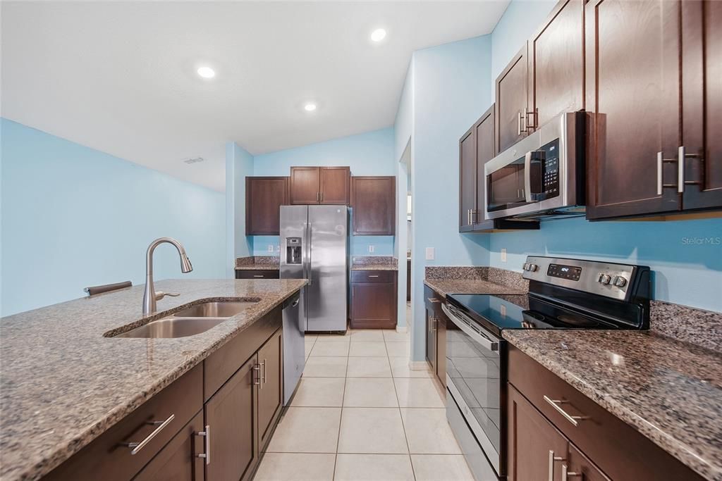 For Sale: $299,000 (3 beds, 2 baths, 1451 Square Feet)