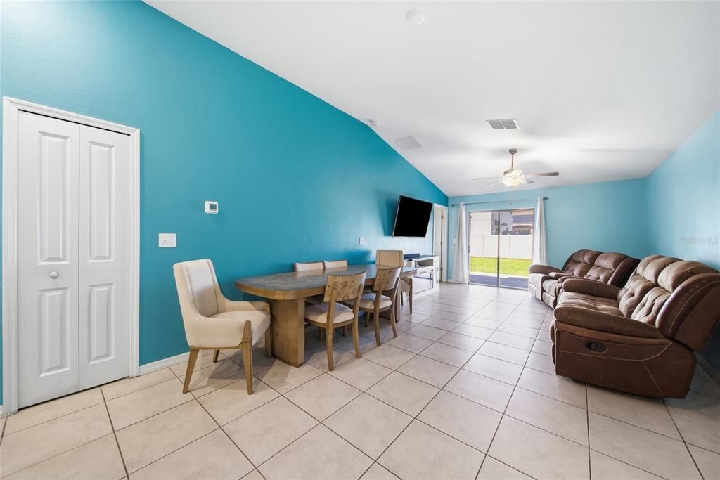 For Sale: $299,000 (3 beds, 2 baths, 1451 Square Feet)