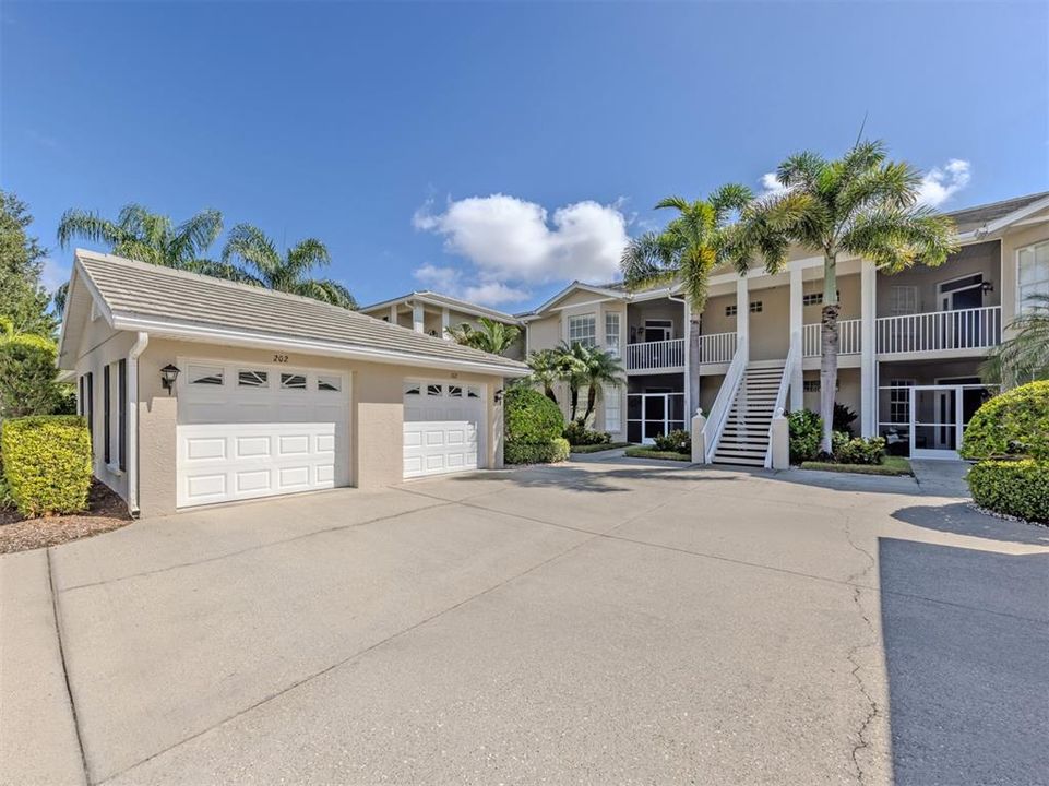 For Sale: $319,000 (2 beds, 2 baths, 1567 Square Feet)