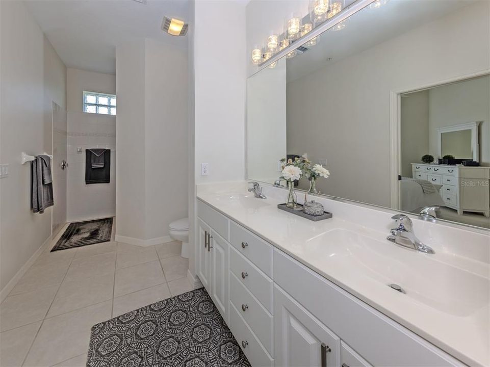 For Sale: $319,000 (2 beds, 2 baths, 1567 Square Feet)