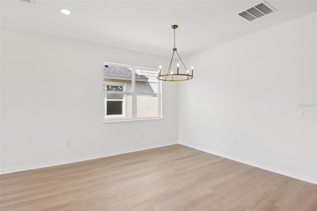 For Sale: $603,685 (4 beds, 3 baths, 2071 Square Feet)